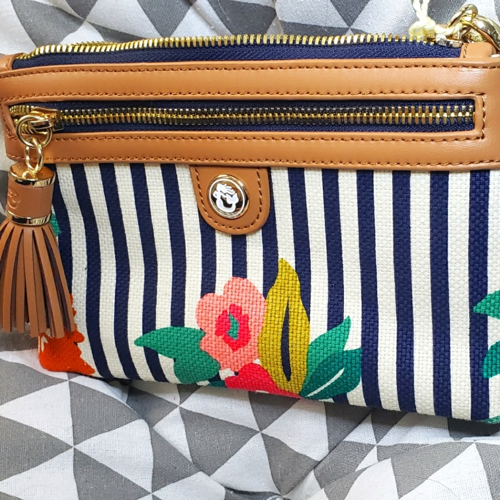 Starting 449 wristlet